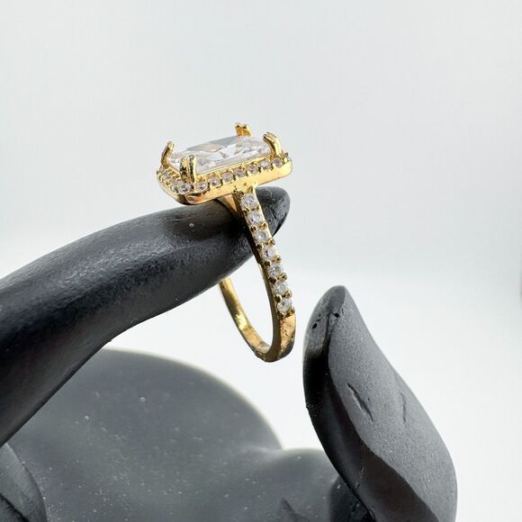 Vintage Gold Tone Halo Cocktail Ring Clear Stone Glam Sparkle Statement Retro - Picture 4 of 10